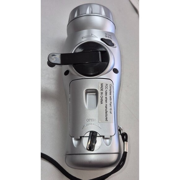 Dynamo AM/FM Torch Light Radio Hand Crank LED Flashlight - Picture 3 of 7